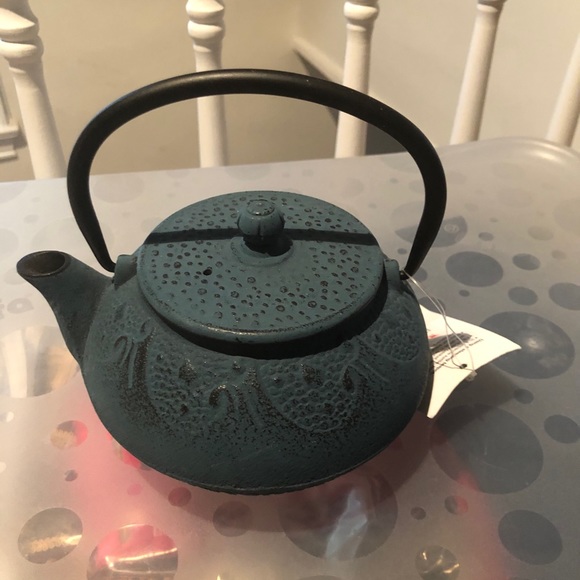 Other - Cast Iron Tea Pot. 2.7 cup see pictures- details